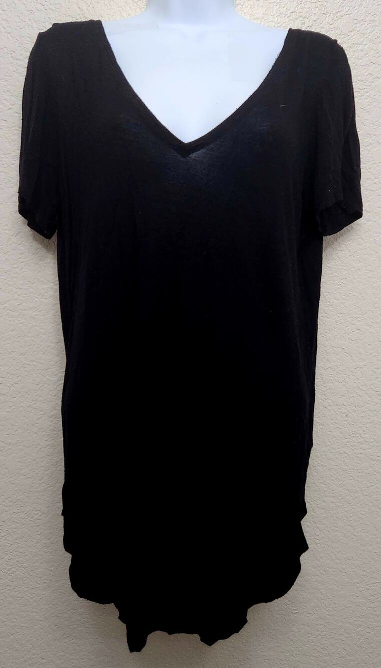 MUDD Black V Neck Short Sleeve Top Large Lightweight Soft Stretch Rounded Hem